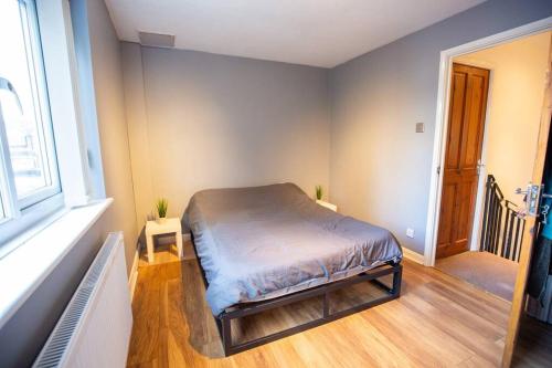 Entire 1 Bedroom House in Manchester, Manchester (photo 8)