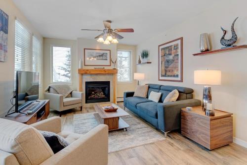 Ski In Ski Out Luxury Condo #4475 With Huge Hot Tub & Great Views - 500 Dollars Of FREE Activities & Equipment Rentals Daily in Winter Park, USA