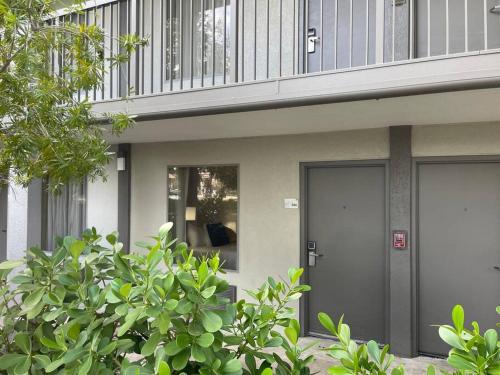 Heated Pool, Strong WI-FI, TV, Tiki Bar & Grill! in Sarasota, USA