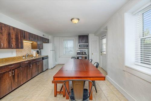 Historic Bnb- near Duke, Downtown Durham & DPAC in Durham, USA