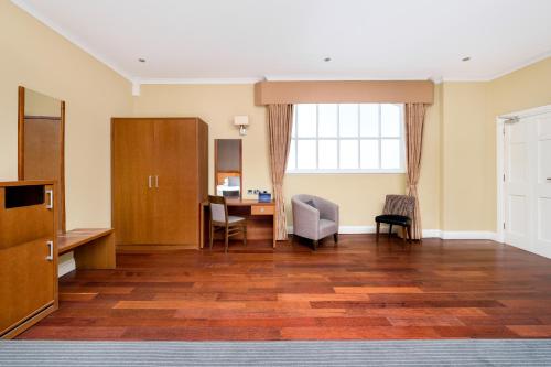 Royal Station Hotel- Part of the Cairn Collection - image 3
