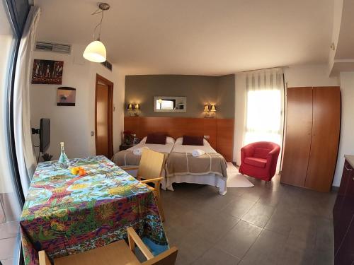 Sitges Apartment - image 7