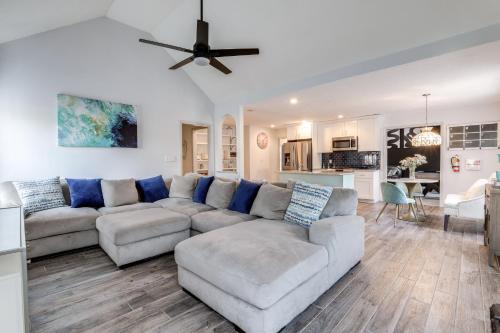Family-Friendly Stockbridge Home By Amphitheater! in 史托布列治