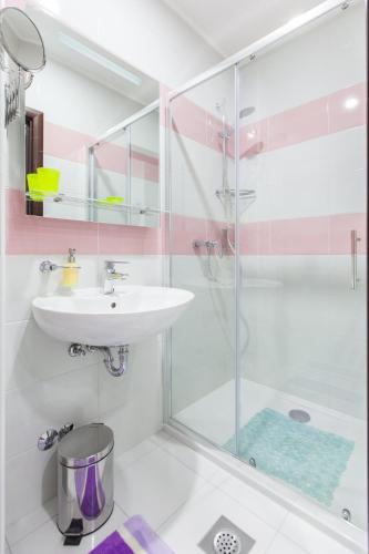 ZagrebRent Apartments - image 6
