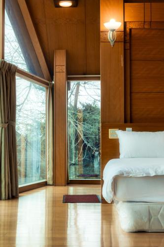Pine Tree Resort , Zhushan (foto 8)
