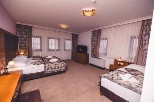 Etno selo Stanišići Hotel Leonida (Etno selo Stanisici Hotel Leonida) in Dvorovi