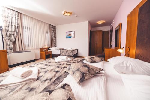 Etno selo Stanišići Hotel Leonida (Etno selo Stanisici Hotel Leonida) in Dvorovi