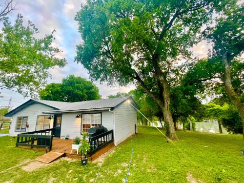 Lakeside Haas Farm Haus in New Braunfels, USA
