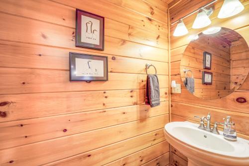 Waterfront Watauga Lake Home with Private Dock! in Butler, USA
