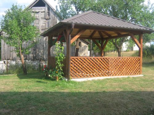 Iekārtas, House Pribic in Vrelo Koreničko