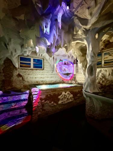 Bali Colosseum Hotel in เซมุน