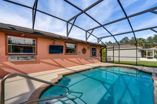 Kissimmee Home with Private Pool, 18 Mi to Disney!