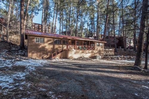 Whispering Pine Cabins-Cabin Fever - image 12