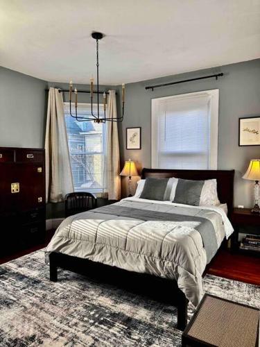 Large Elegant Home Walk to BROWN RISD in Providence, USA
