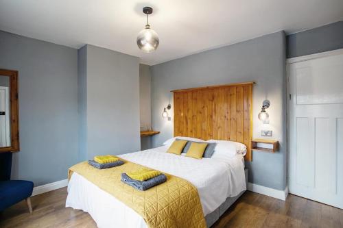 Stylish 2-Bed Cottage in the heart of Yorkshire in Leeds Bradford Airport and Nearby