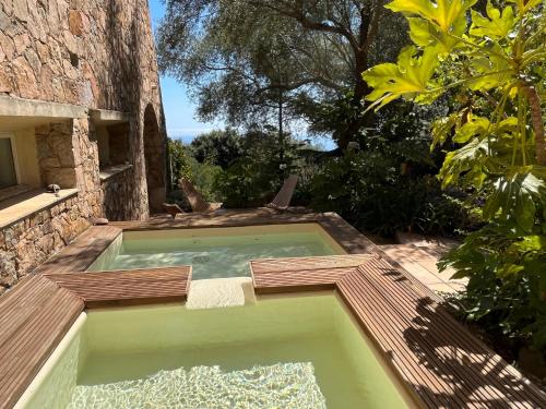 Iekārtas, Maison En Pierre Corse Vue Mer in Sari-Solenzara
