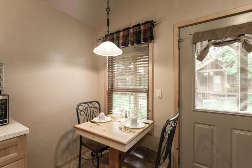 Shadow Mountain Lodge and Cabins - image 3