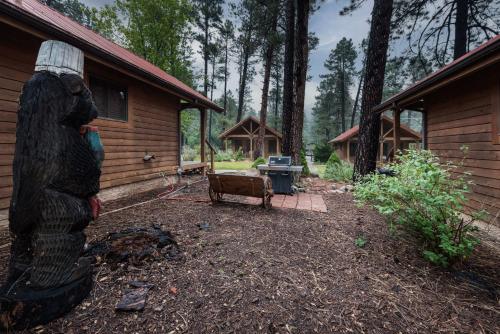 Shadow Mountain Lodge and Cabins - image 10