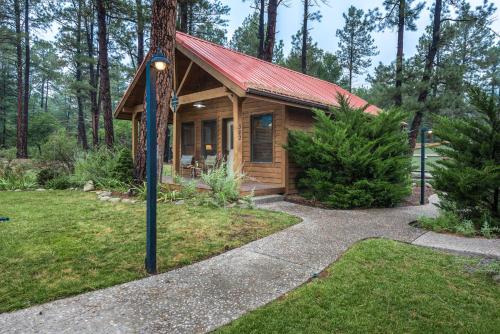 Shadow Mountain Lodge and Cabins