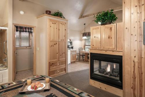 Shadow Mountain Lodge and Cabins - image 12