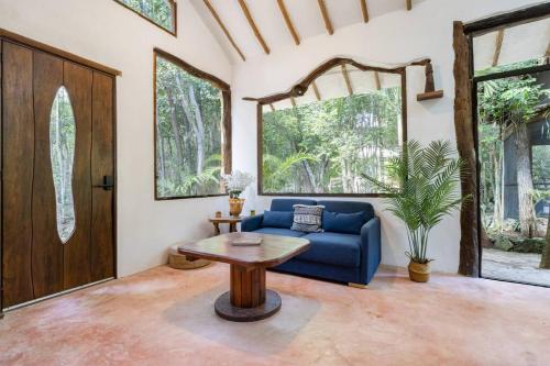 Casa de la Selva-Jungle Getaway with cenotes in San Miguelito