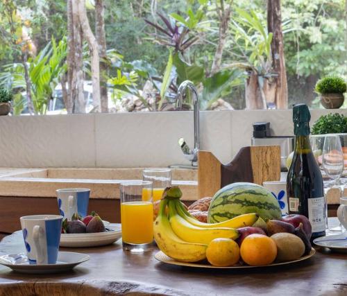 Casa de la Selva-Jungle Getaway with cenotes in San Miguelito