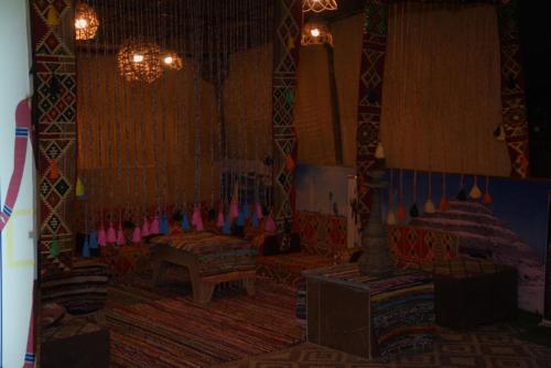 Cheops Pyramids Veiw - image 4