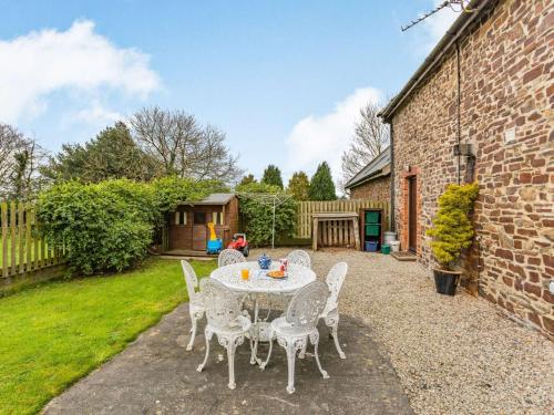 4 Bed in High Bickington BCOUR