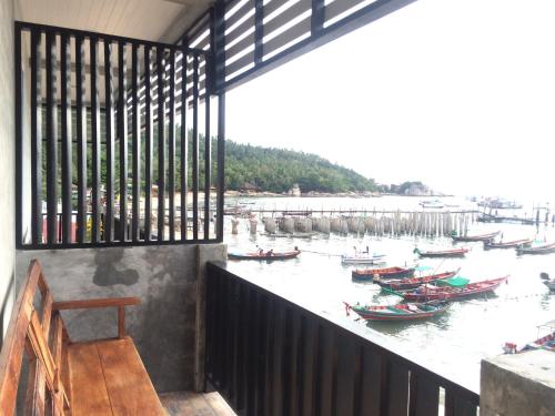 Balcony/terrace, Bro&Sis Place in Mae Haad