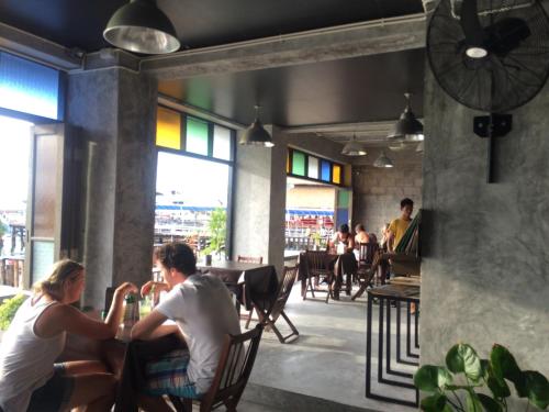 Restaurant, Bro&Sis Place in Mae Haad