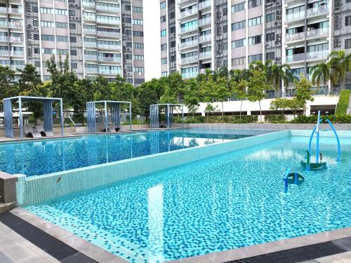 Puchong WindyLakeViewStayCation3R2B AT D Island - image 9