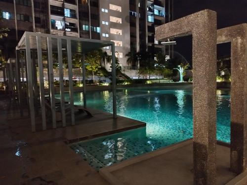 PuchongIsland WindyLakeViewStay3R2B8Pax AT DIsland - image 14