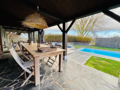 ZEN Op Vakantie @vakantiehoeve met zwembad gîte à louer Kruisstraat