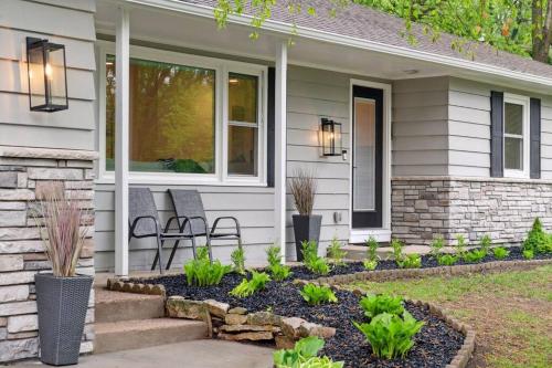 Luxury 1800sq.ft Home - Sleeps 8 in มินนิตองกา (MN)