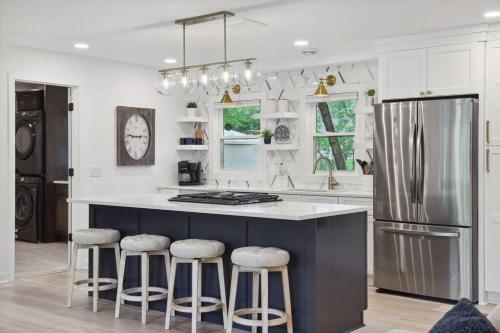 Luxury 1800sq.ft Home - Sleeps 8 in มินนิตองกา (MN)