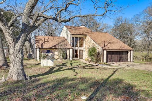Ranch-Style Brookshire Home with Deck and Hot Tub!
