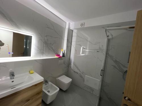 Brand new condo for rent, Tirana (photo 8)