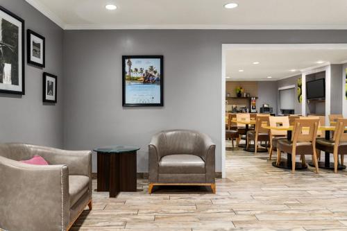 ردهة, La Quinta Inn & Suites by Wyndham Chicago Tinley Park in Tinley Park