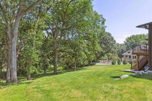 Luxury Hastings Home, Sleeps 18+ in Hastings, USA