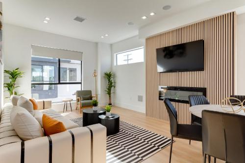 Brand New Modern 9 Bedroom Compound in Pickfair Village