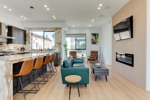 Brand New Modern 9 Bedroom Compound in Pickfair Village, Los Angeles (fotografie 8)