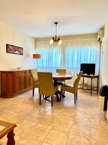 Departamento frente al Shopping ,B 8