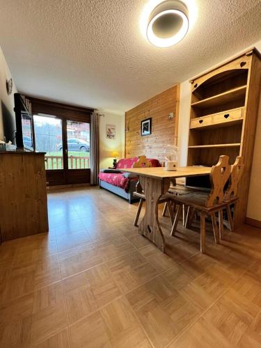 Les Chalets Des Evettes - 2 Pièces pour 4 Personnes 94 - Location saisonnière - Notre-Dame-de-Bellecombe