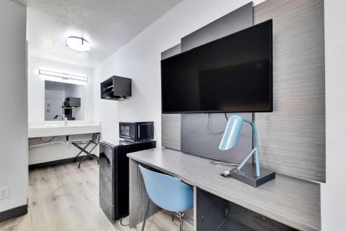 Double Room - Disability Access image 3