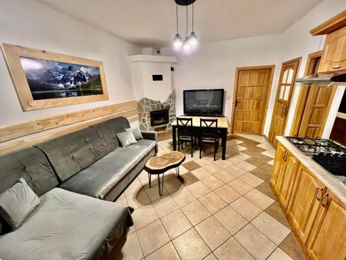 2 twin beds, 1 sofa bed