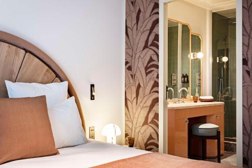 522804793 Hotel Florida Paris