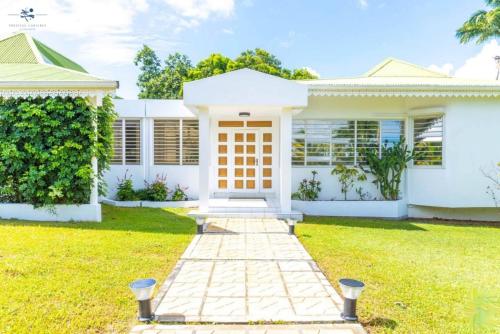 Exterior view, Villa Ylang Ylang le Prestige en Guadeloupe in Baie-Mahault