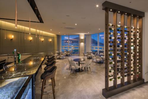 Restaurant, [Agoda Pick] Grab The Ocean Songdo in Busan