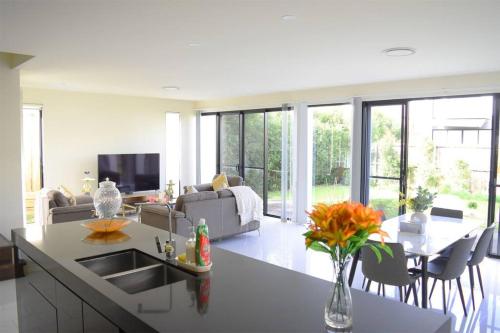 Sydney north Kellyville luxury 4 bedroom house