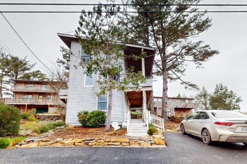 Oceanside Cabin